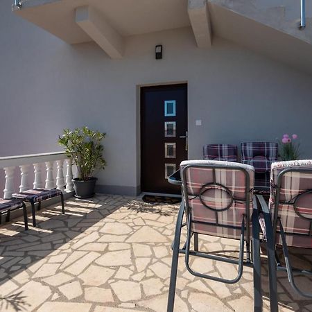 Apartman Tribunj Tribalj Exterior foto