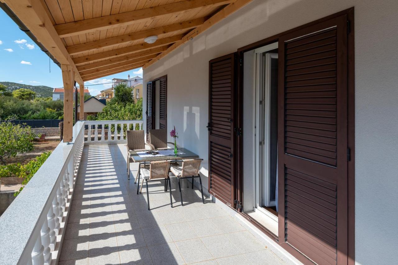 Apartman Tribunj Tribalj Exterior foto